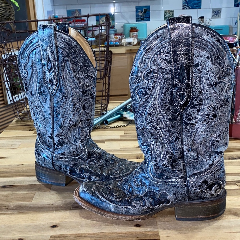 Vintage Corral boots Black with distressing and Lizard inlay - Picture 5 of 14